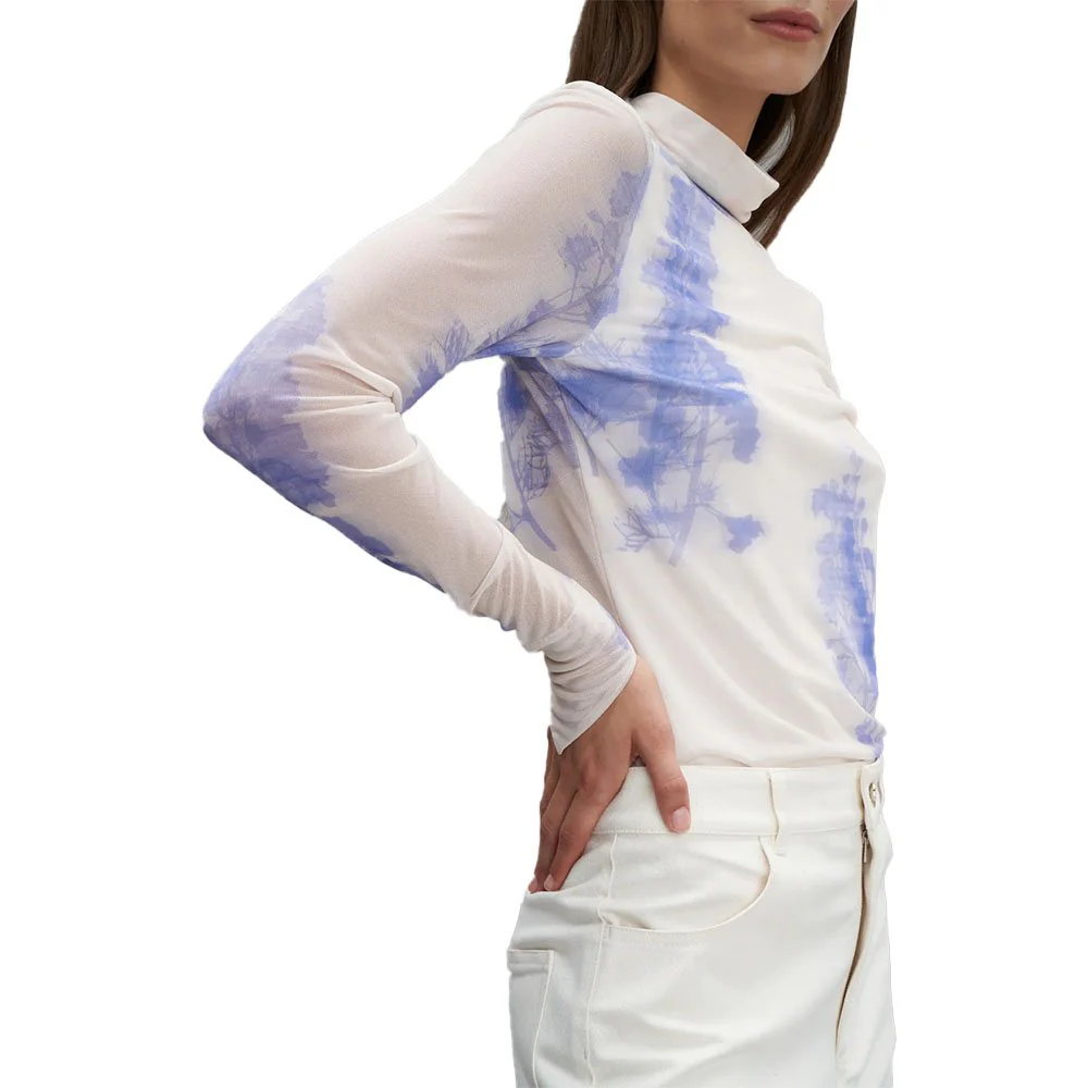 Lennon Knitted Stretch Top - Abstract Tofu & Dazzling Blue - Image 4