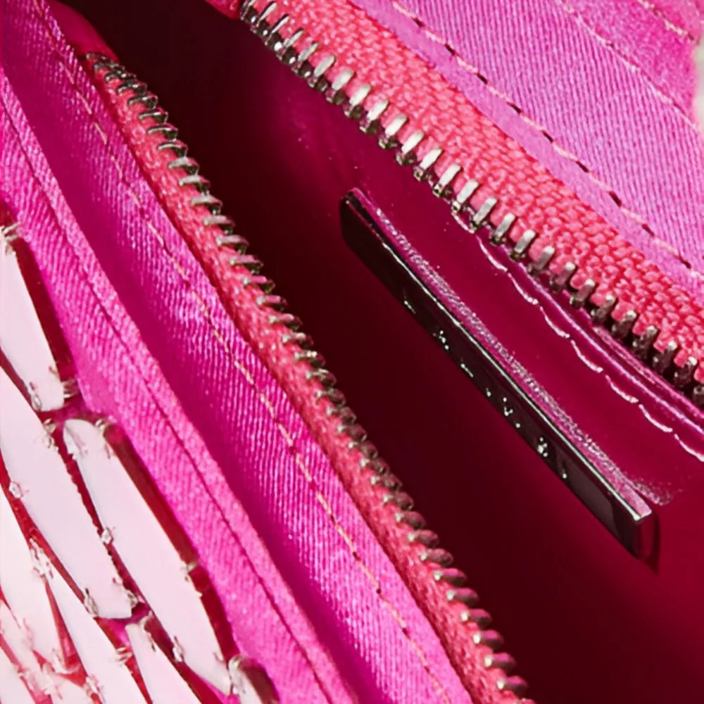 Love Clutch Plexi Pink - Image 5